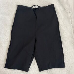 Aritizia. Babaton Black Shorts in XS